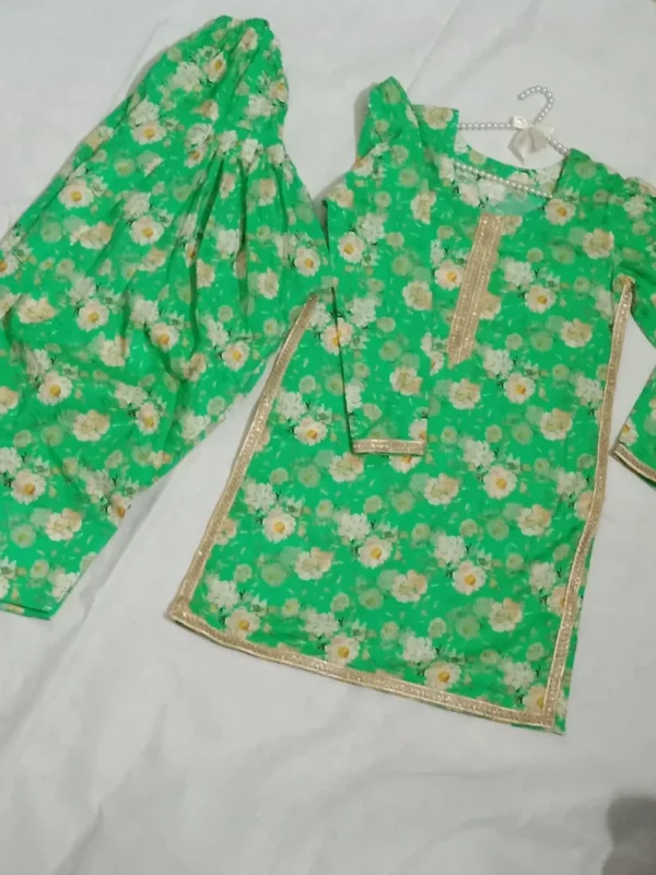 Light Green Bloom - Image 2